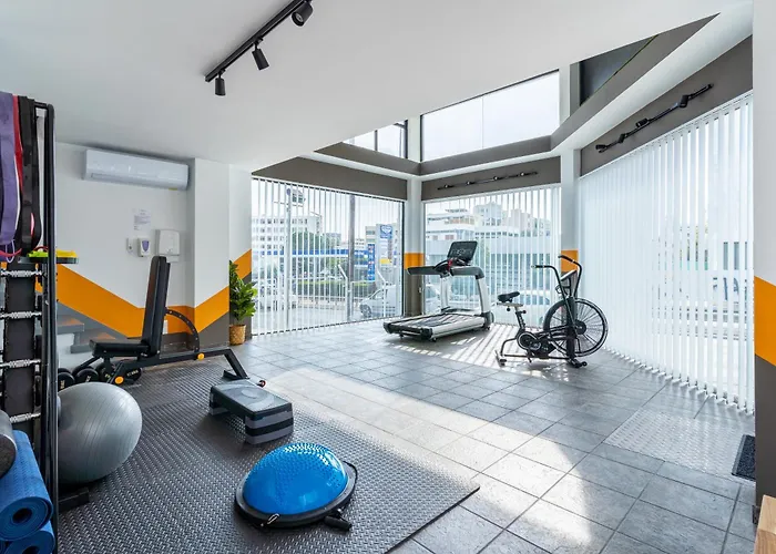 Local Host Living - Signature In Nicosie