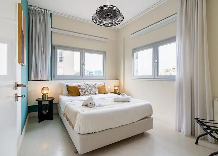 Local Host Living - Signature In