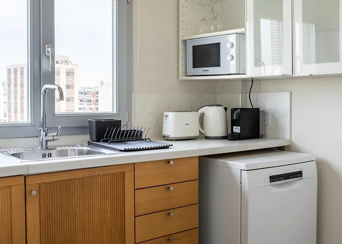 Local Host Living - Signature In *