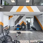 Apartment Local Host Living - Signature In