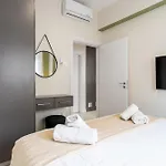Local Host Living - Signature In * Nicosie