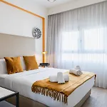 Local Host Living - Signature In Nicosie