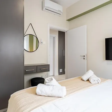 Local Host Living - Signature In * Λευκωσία