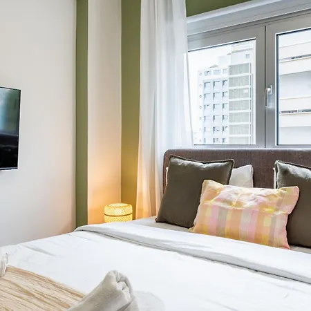 Apartment Local Host Living - Signature In