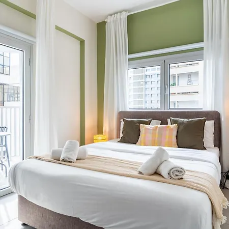 Local Host Living - Signature In