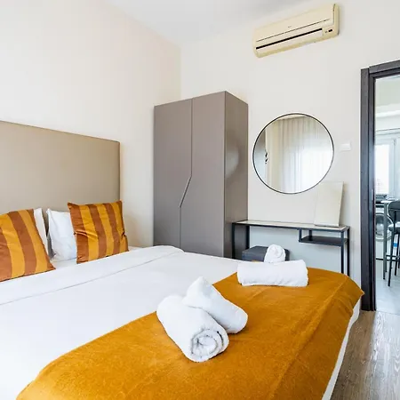 Local Host Living - Signature In *