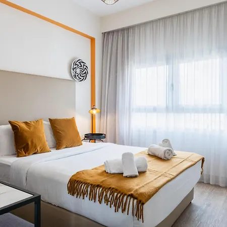 Local Host Living - Signature In Никосия