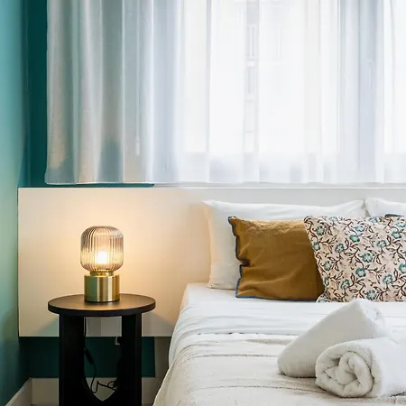 Local Host Living - Signature In Апартаменты