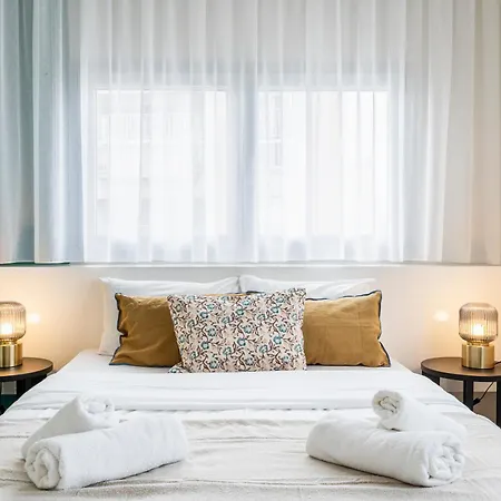 Local Host Living - Signature In Λευκωσία