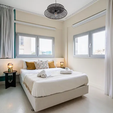 Local Host Living - Signature In