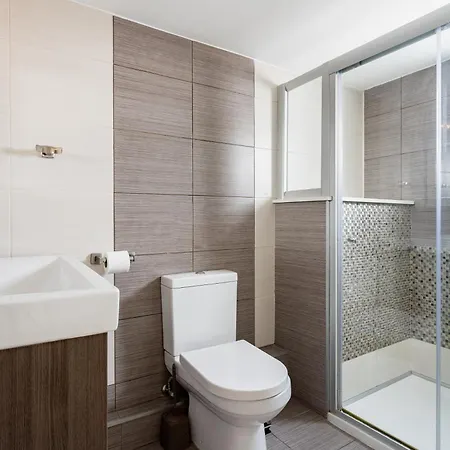 Local Host Living - Signature In Apartment