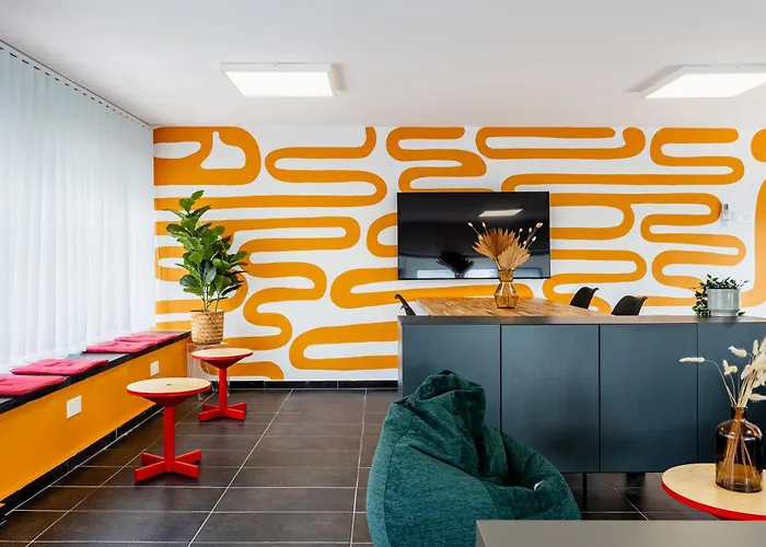 Local Host Living - Signature In *