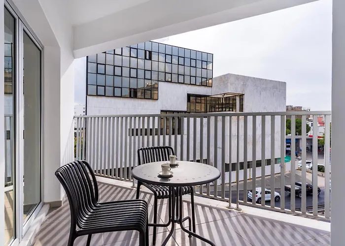 Local Host Living - Signature In * Nicosia