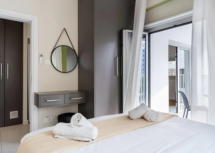 Local Host Living - Signature In