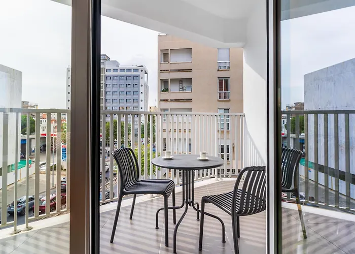 Local Host Living - Signature In