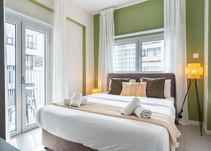 Local Host Living - Signature In