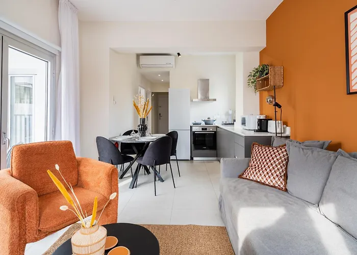 Local Host Living - Signature In