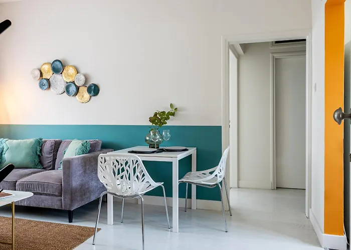 Local Host Living - Signature In *